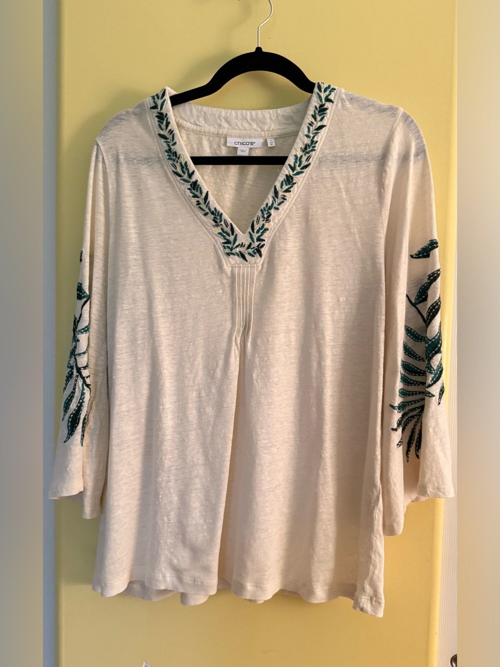 New- Chico's Cream V-Neck Tunic with Green Embroidered Trim- size M